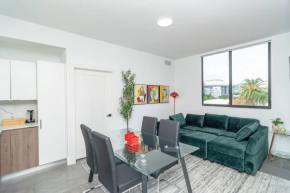 King Bed 2 bedrooms Oasis minutes to Brickell 6 guests